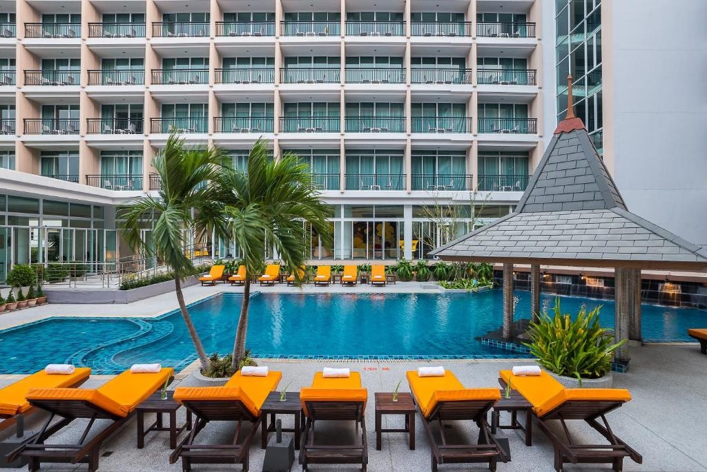 J Inspired Hotel PattayafacilitiesSwimming Pool8