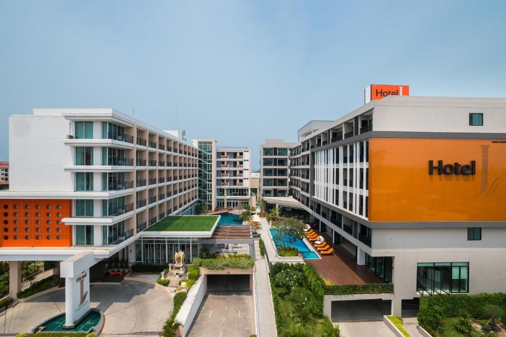 J Inspired Hotel PattayapropertyviewsExterior View7