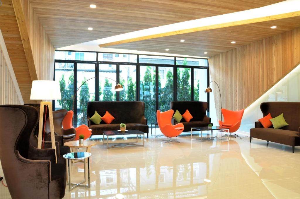 J Inspired Hotel PattayapropertyviewsLobby24
