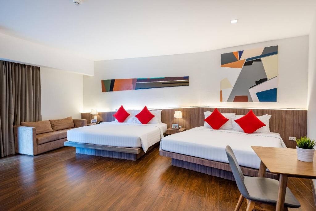 J Inspired Hotel PattayaroomsDeluxe Two Queen Beds Room Plan35
