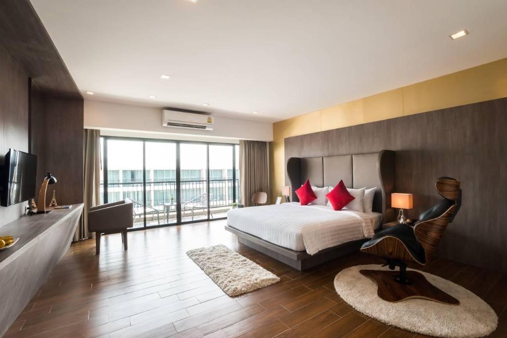 J Inspired Hotel PattayaroomsPresidental Suite Guestroom6