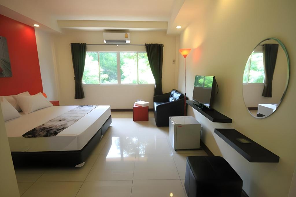 Peace Resort By MIGroomsDeluxe King Bed1