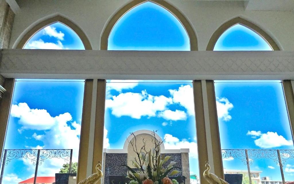 LK PresidentfacilitiesBalconyterrace8
