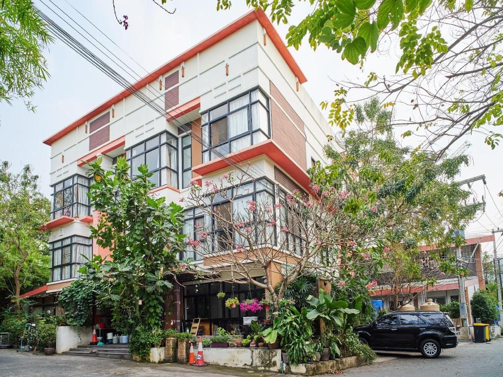 Fairtex ResidencepropertyviewsExterior View1