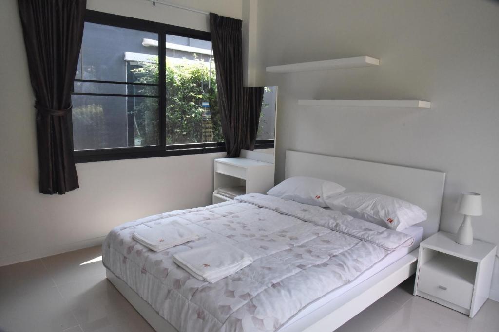 Fairtex Residenceroomsrooms Image 1010
