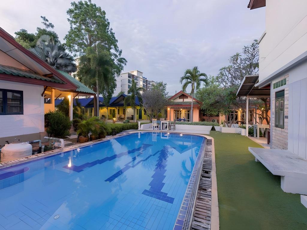Wind Field Resort PattayafacilitiesSwimming Pool3