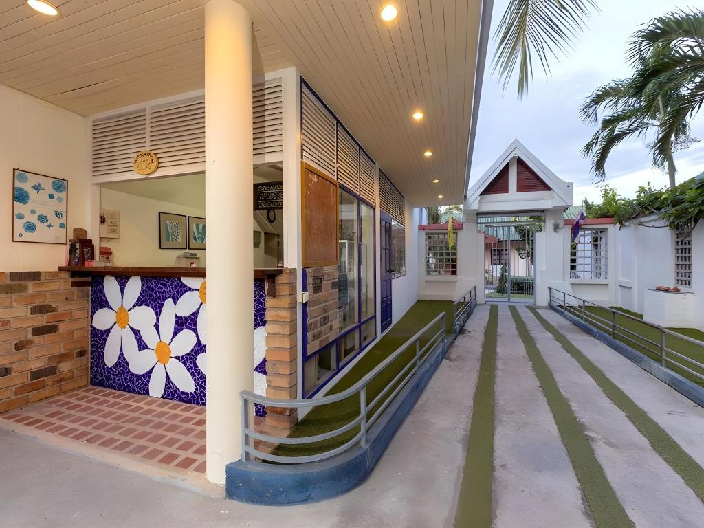 Wind Field Resort PattayapropertyviewsExterior View1