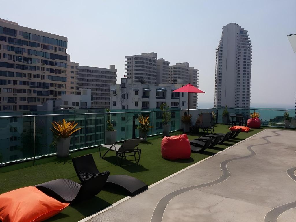 Laguna Bay Condo By SetoroomsfacilitiesSwimming Pool3
