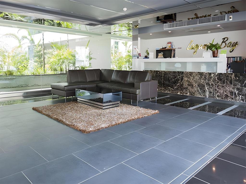 Laguna Bay Condo By SetoroomspropertyviewsReception2