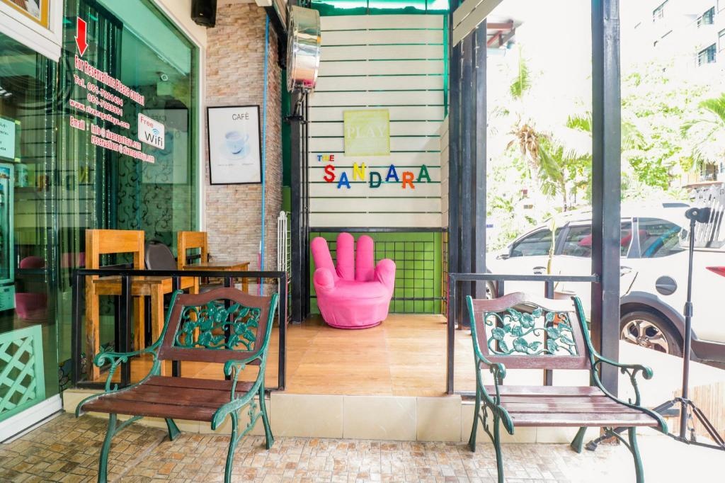 OYO 146 Rivana Boutique By SandarafacilitiesSmoking Area3