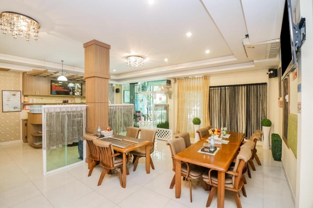 OYO 146 Rivana Boutique By SandarapropertyviewsLobby6