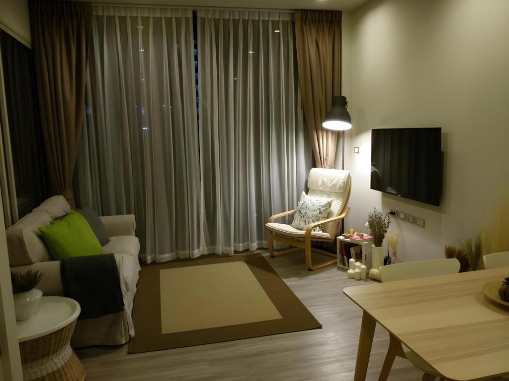 Baan Plai Haad Pattaya By QroomsKing Deluxe Room4