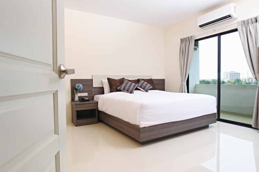 The Zen Hotel PattayaroomsSuite Suite Room5