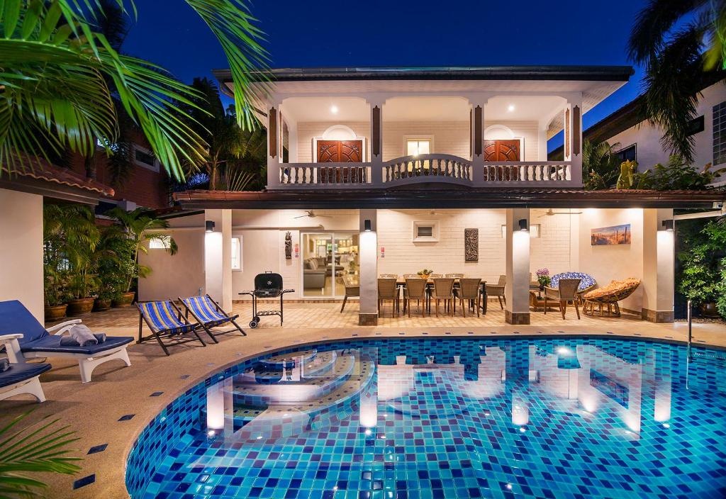 Villa Waree Just 5 Minutes From The City And BeachpropertyviewsView2