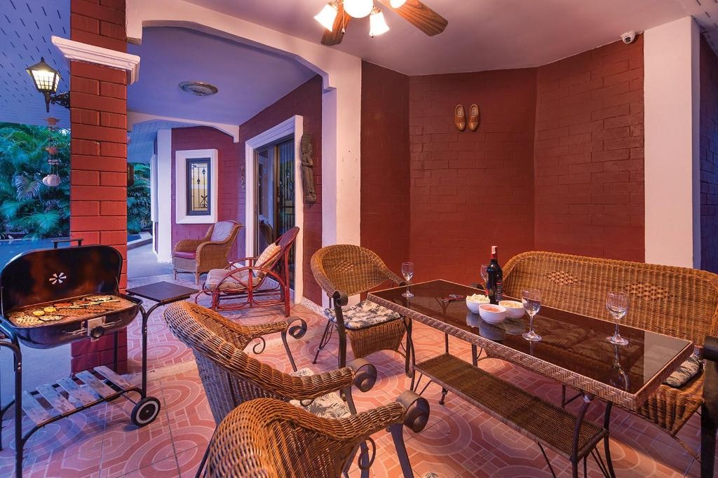Villa Sabai 5 Minutes From Walking Street BeachfacilitiesBalconyterrace3