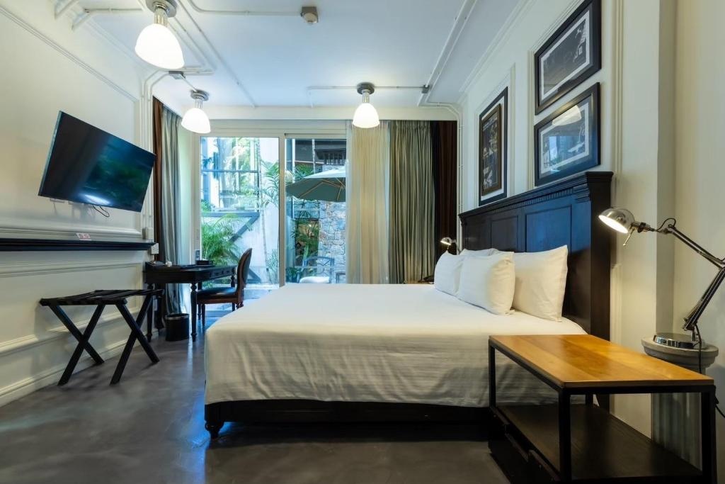 Pattaya Modus Beachfront ResortroomsPremium Pool Access Bed36
