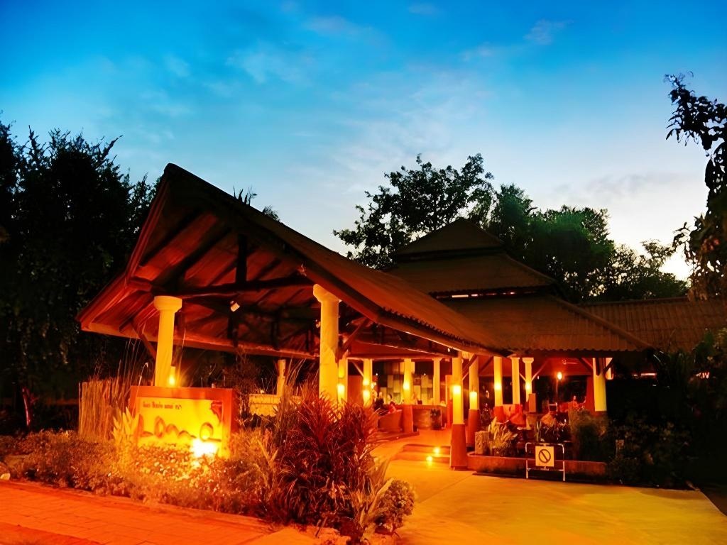 Loma Resort SpadiningRestaurant1