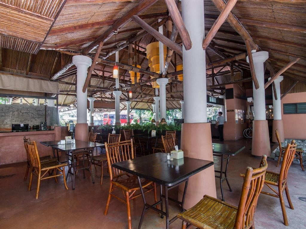 Loma Resort SpadiningRestaurant7
