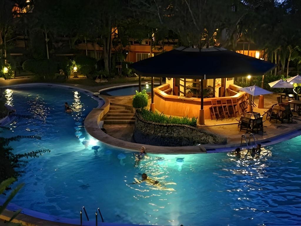 Loma Resort SpafacilitiesSwimming Pool4