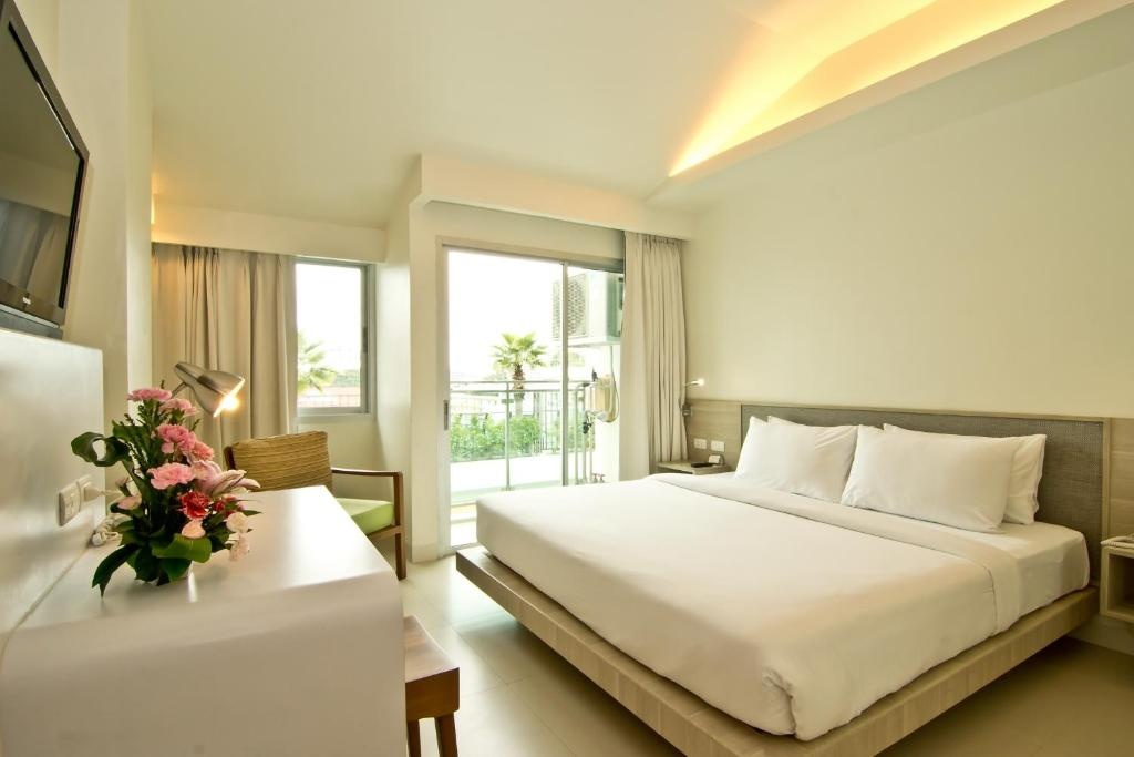 Sunshine Hotel ResidencesfacilitiesBalconyterrace7