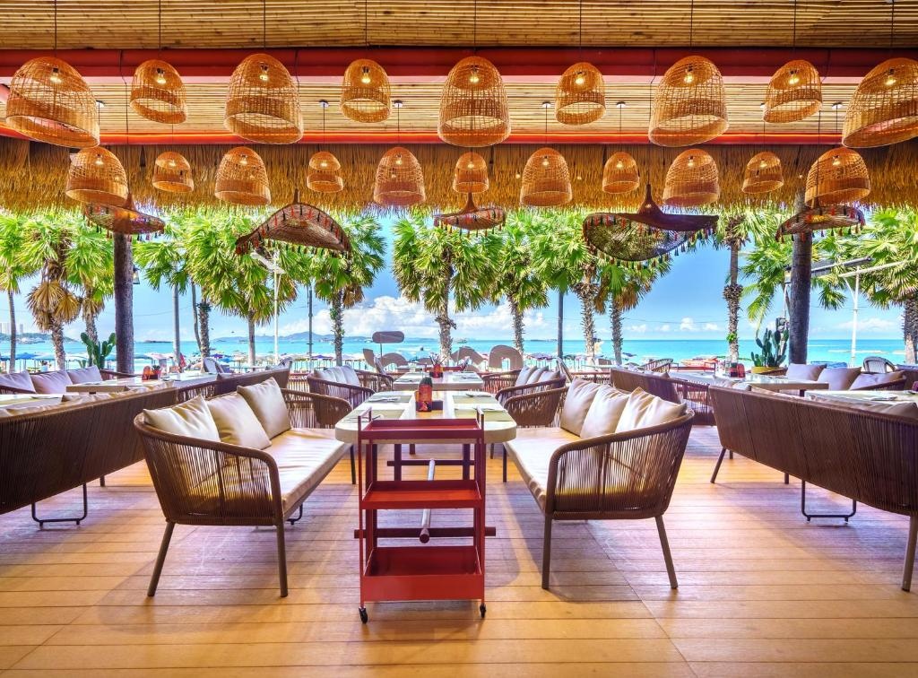 A One The Royal Cruise Hotel PattayadiningRestaurant17