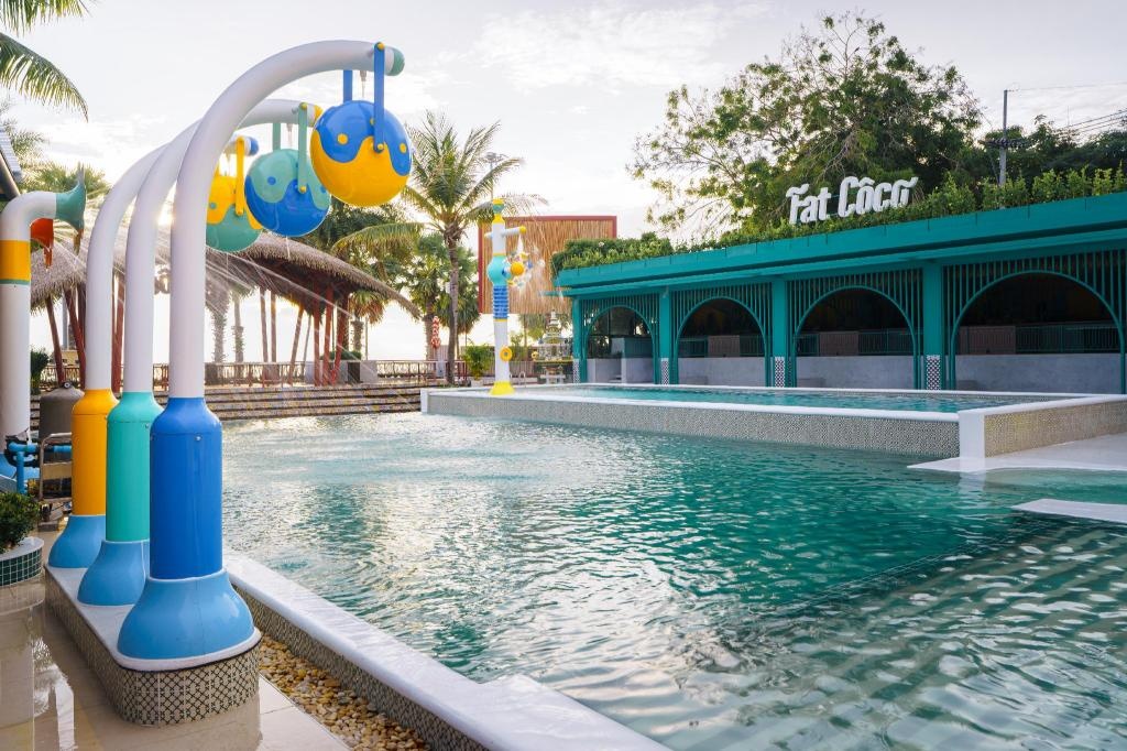 A One The Royal Cruise Hotel PattayafacilitiesSwimming Pool3