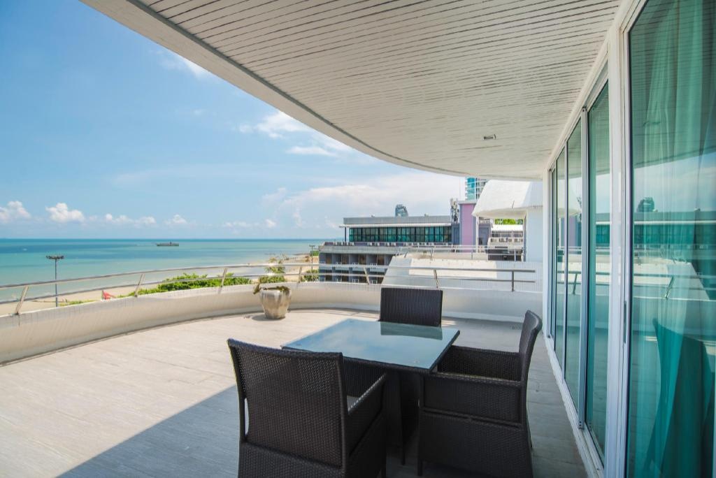 A One The Royal Cruise Hotel PattayapropertyviewsView1