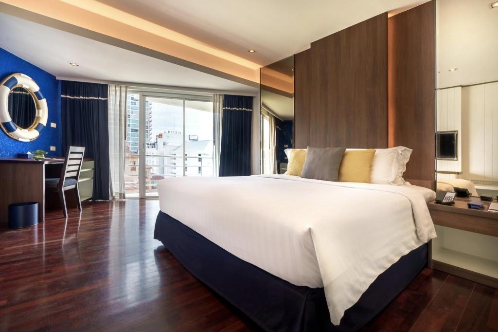 A One The Royal Cruise Hotel PattayaroomsDeluxe Double Room With Balcony Bed10