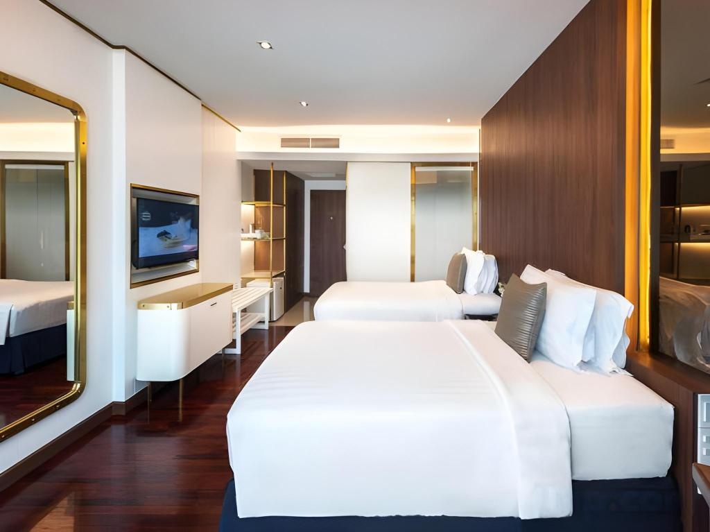 A One The Royal Cruise Hotel Pattayaroomsrooms Image 1212