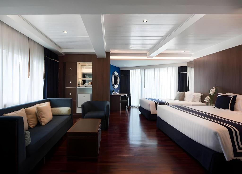 A One The Royal Cruise Hotel Pattayaroomsrooms Image 55
