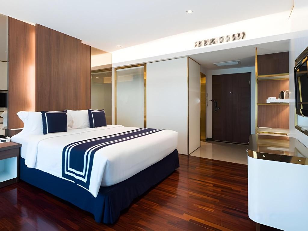 A One The Royal Cruise Hotel Pattayaroomsrooms Image 77