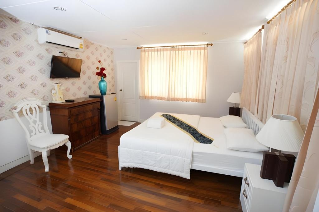 Wongamat VillaroomsStandard Room With Balcony3