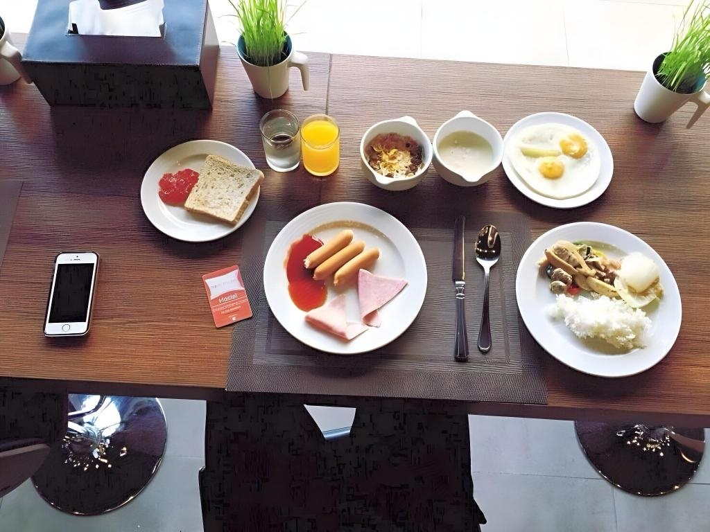 The Bedroom Hostel Pattayadiningdining Image 1010