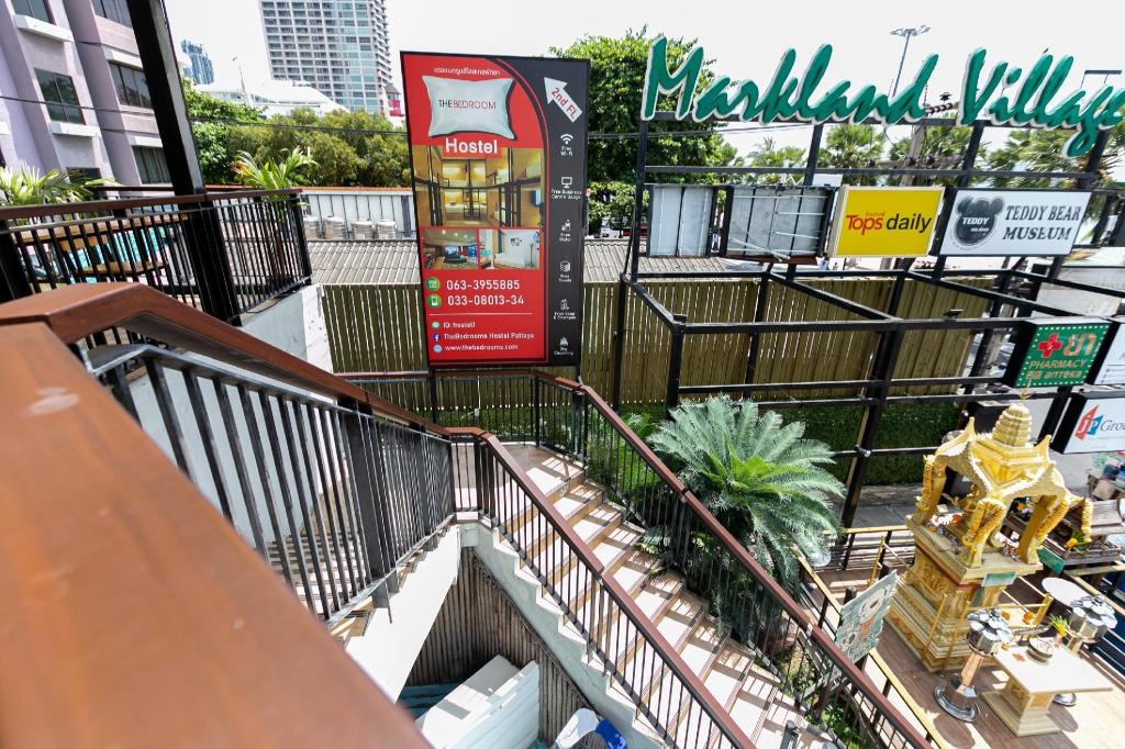 The Bedroom Hostel PattayapropertyviewsExterior View13