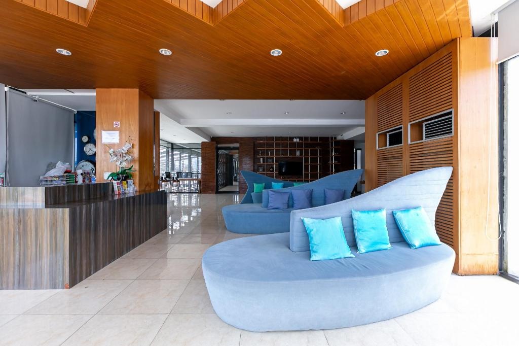 The Bedroom Hostel PattayapropertyviewsReception2