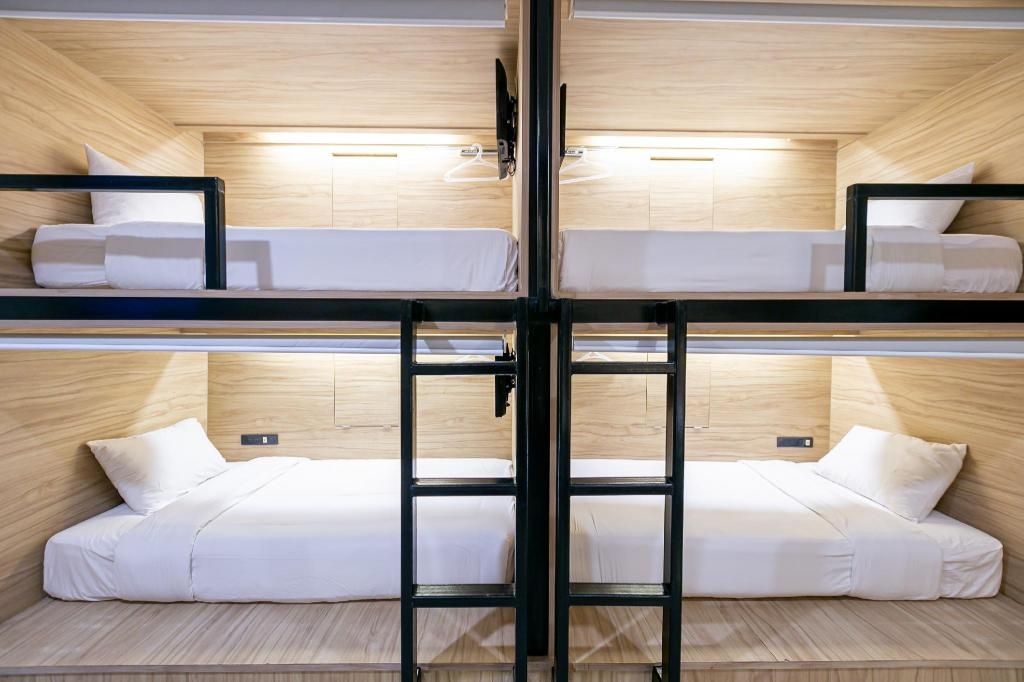 The Bedroom Hostel PattayaroomsDormitory Room Female Only Bed21