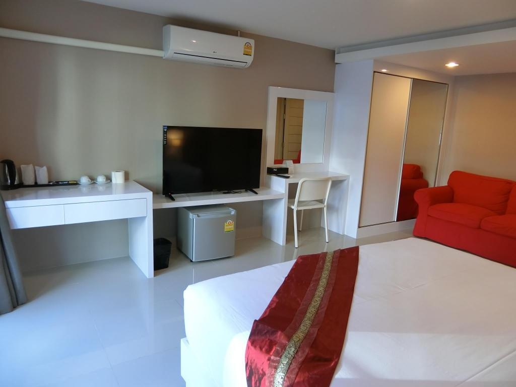Crystal Suites PattayaroomsDeluxe Room A4