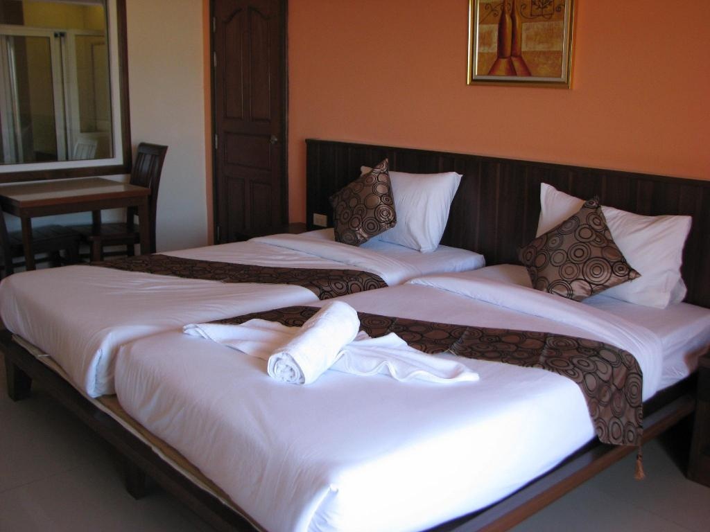 Siam Platinum PattayaroomsDeluxe Twin Beds Bed10