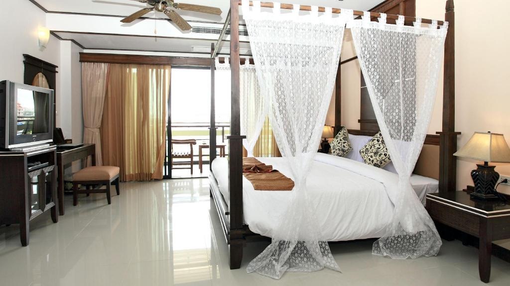 Pattaya Loft Managed By Loft Grouprooms1 Bedroom Deluxe Suite Bed9