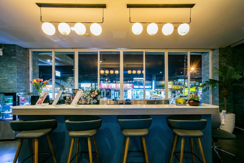 Empress Pattaya HotelfacilitiesBarlounge17   Copy