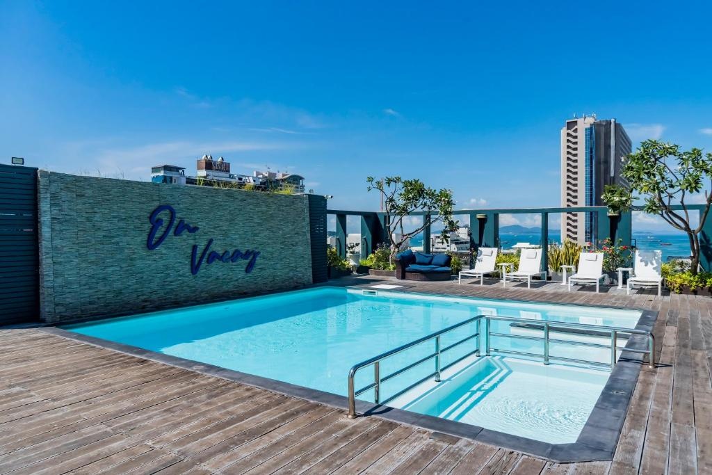 Empress Pattaya HotelfacilitiesSwimming Pool5