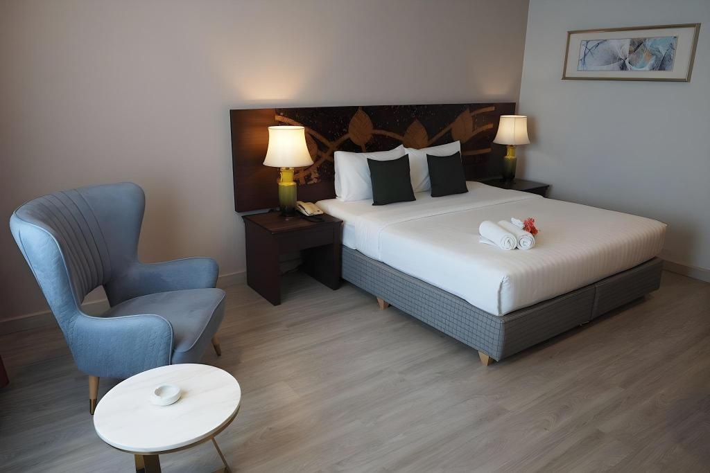 Empress Pattaya Hotelroomsrooms Image 1515