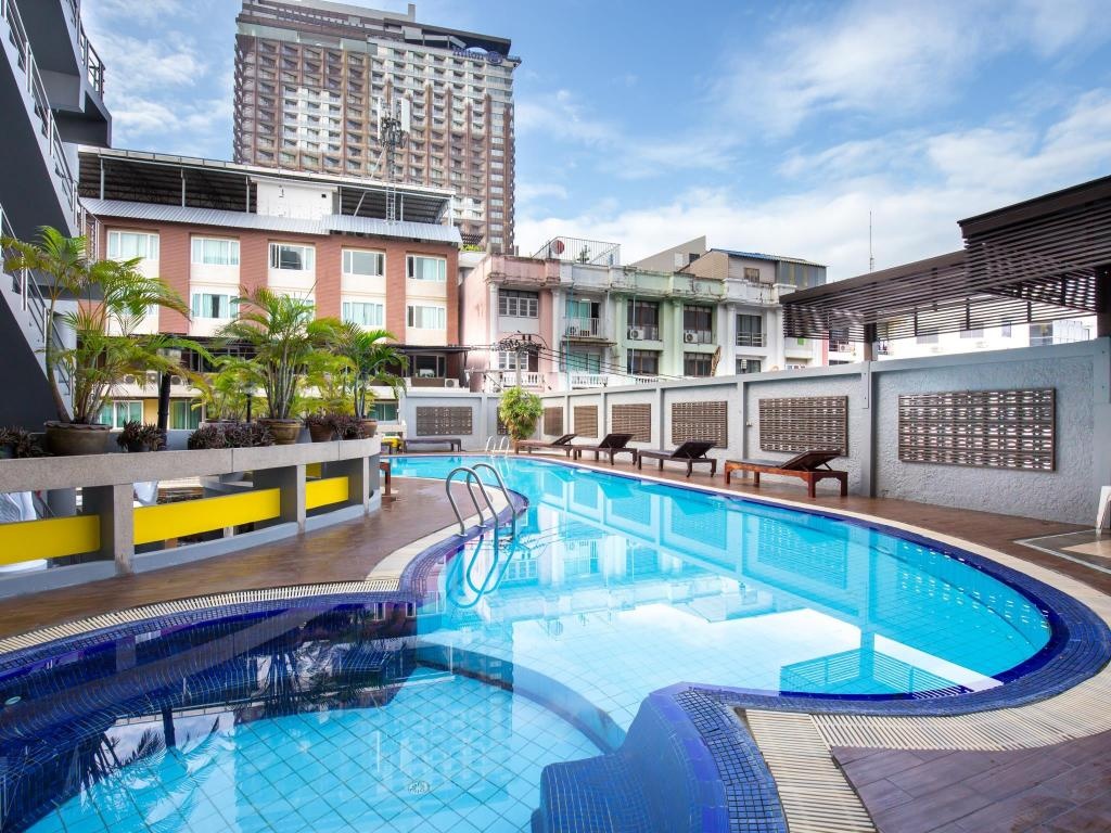 Eastiny InnfacilitiesSwimming Pool Outdoor1