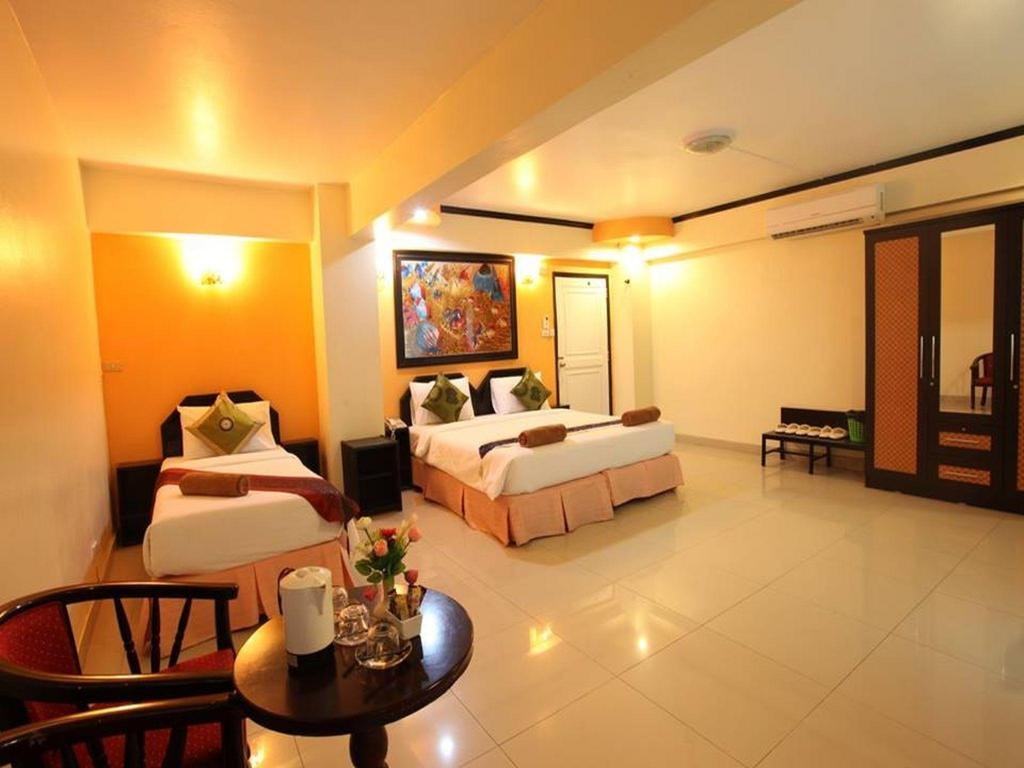 Home Pattaya HotelroomsGuestroom1
