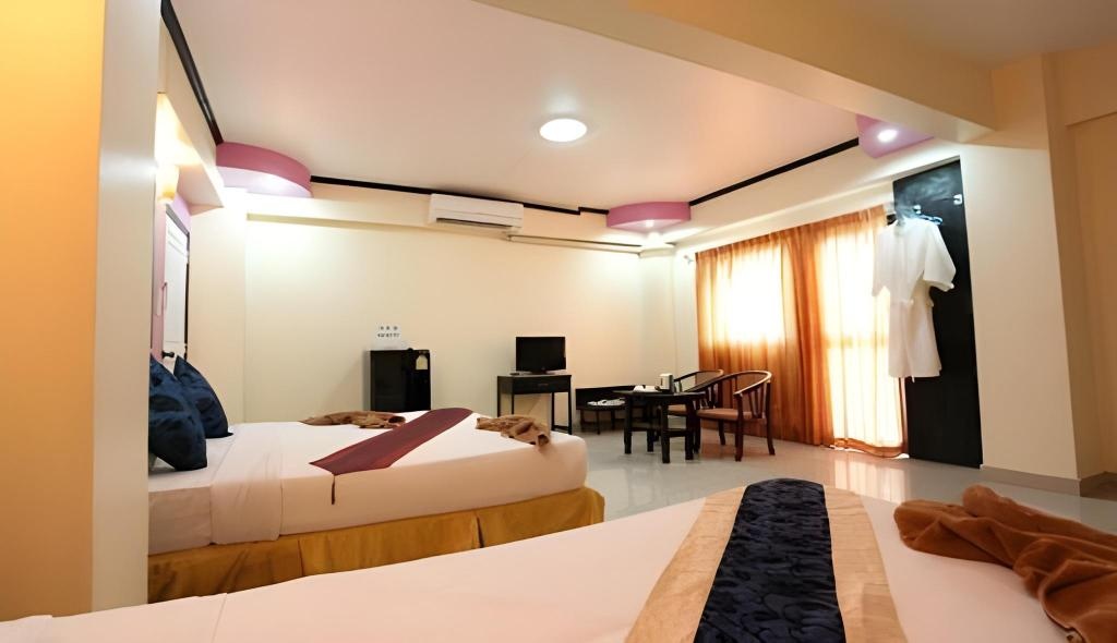 Home Pattaya HotelroomsSuperior Triple Room Room Plan5