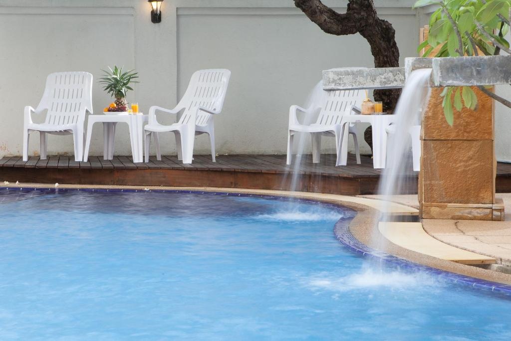 Hillton Holiday Central PattayafacilitiesSwimming Pool3