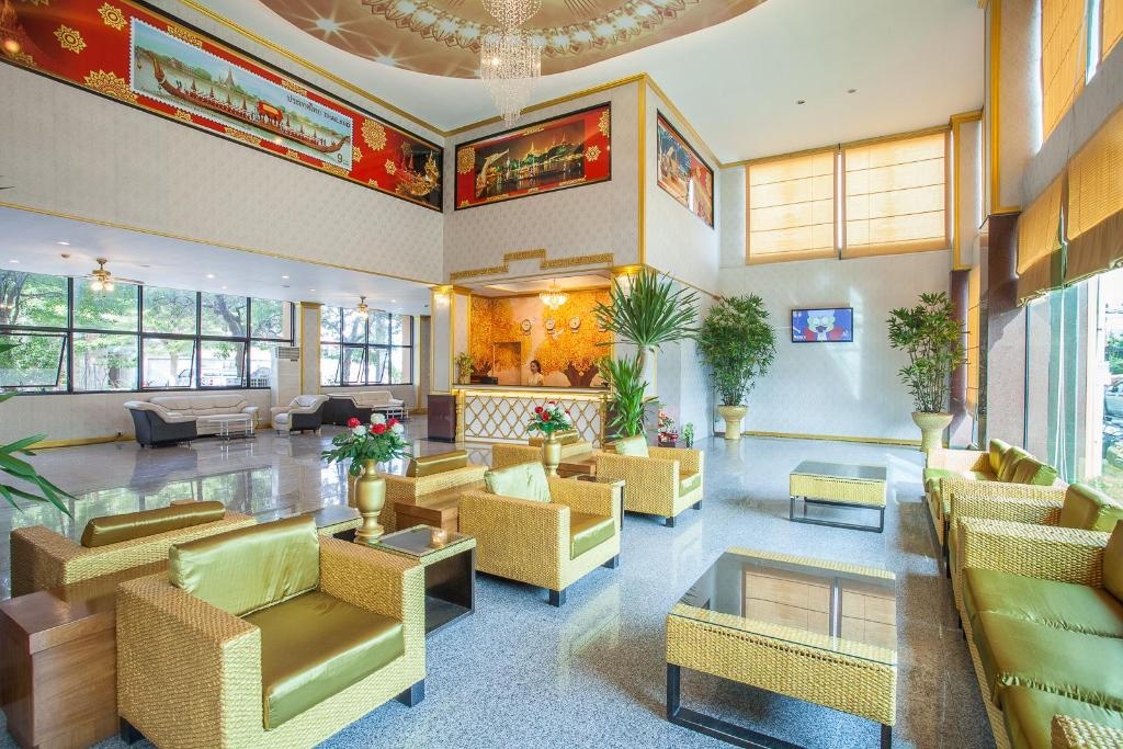 Hillton Holiday Central PattayapropertyviewsLobby8