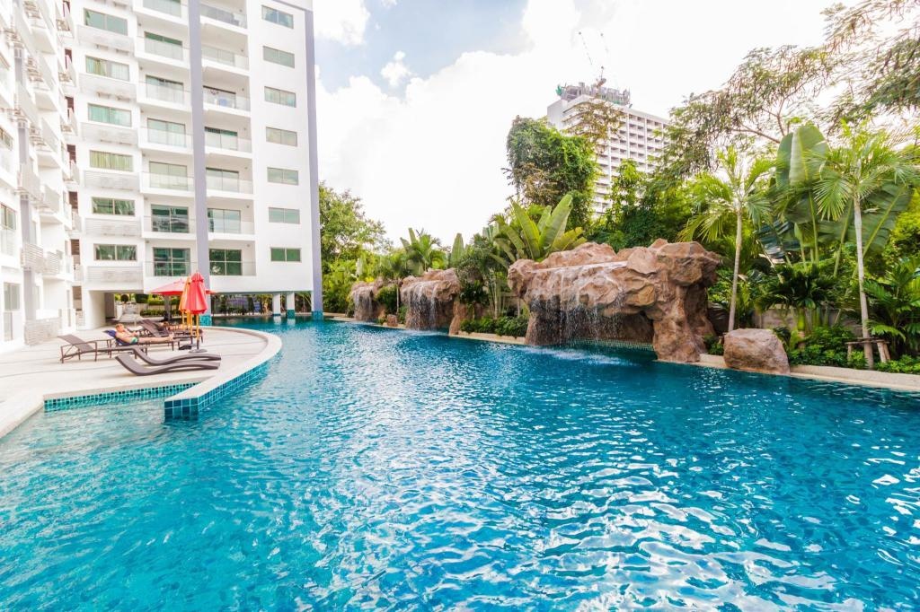 Club Royal Wongamat By Pattaya Sunny RentalsfacilitiesSwimming Pool1