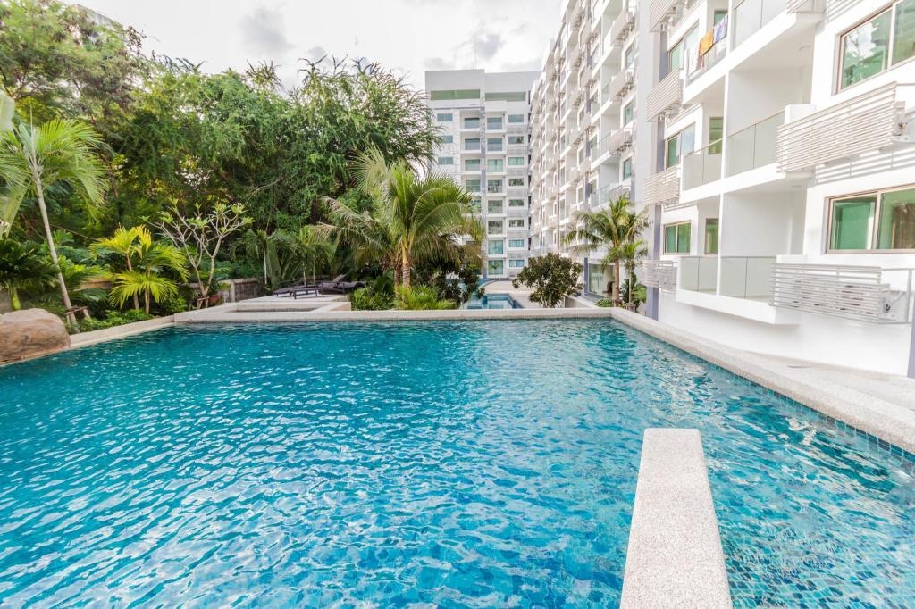 Club Royal Wongamat By Pattaya Sunny RentalsfacilitiesSwimming Pool10