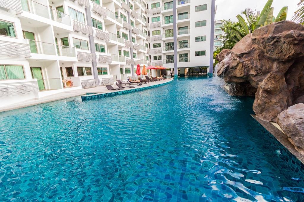 Club Royal Wongamat By Pattaya Sunny RentalsfacilitiesSwimming Pool13